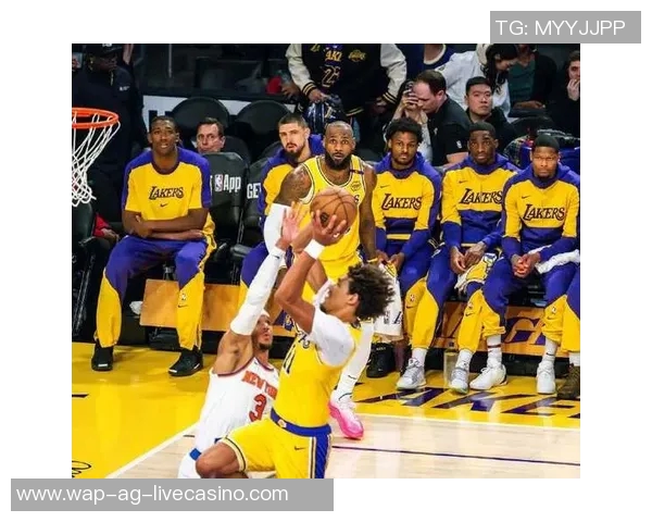 尼克斯与湖人精彩对决高清回放全场集锦分析与球员表现点评 尼克斯与湖人精彩对决高清回放全场集锦分析与球员表现点评